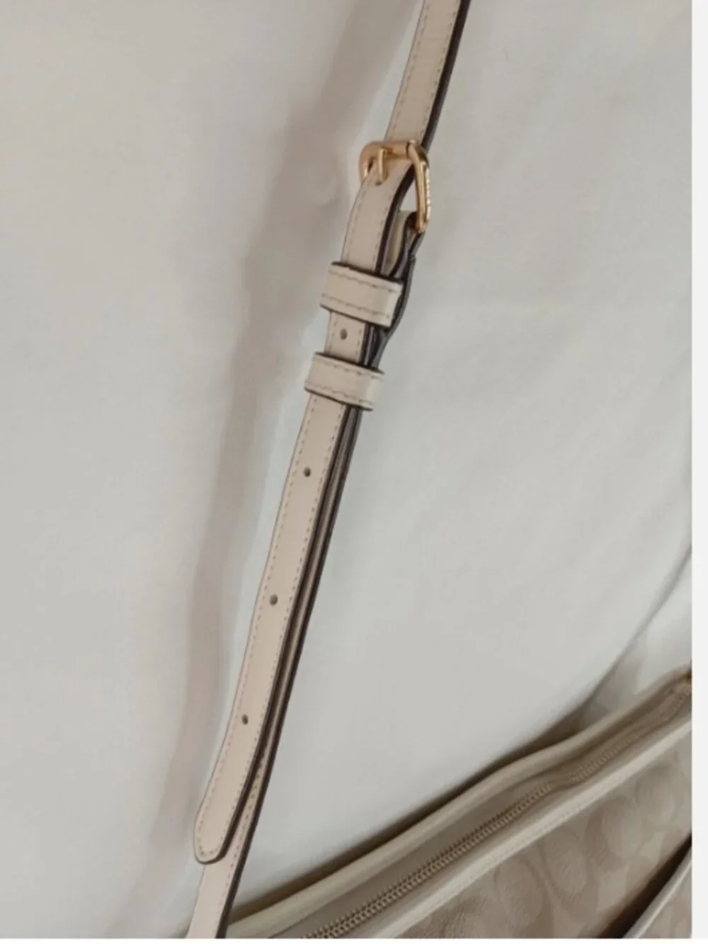Pre-Owned Coach File Crossbody In Signature Canvas F58297 Beige *BAG ONLY*